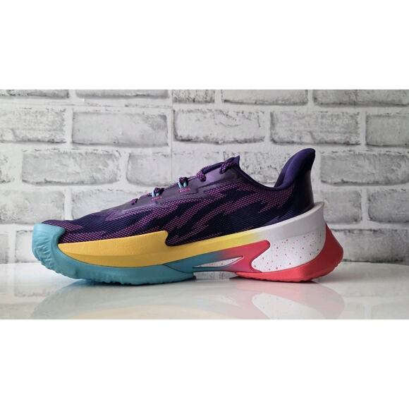 Athletic_Shoes